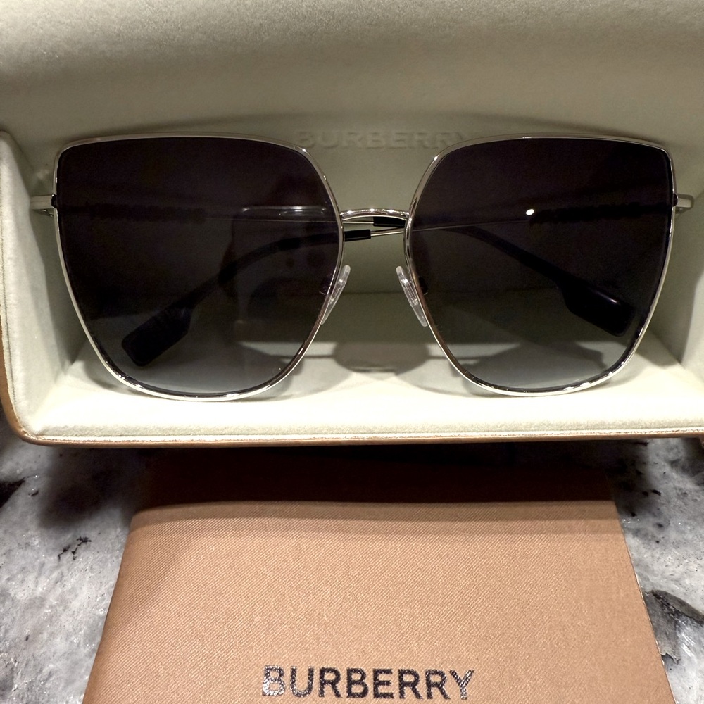 Brand NEW Burberry Sunglasses